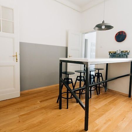 Mazuranic Square Apartment Zagreb Rum bild